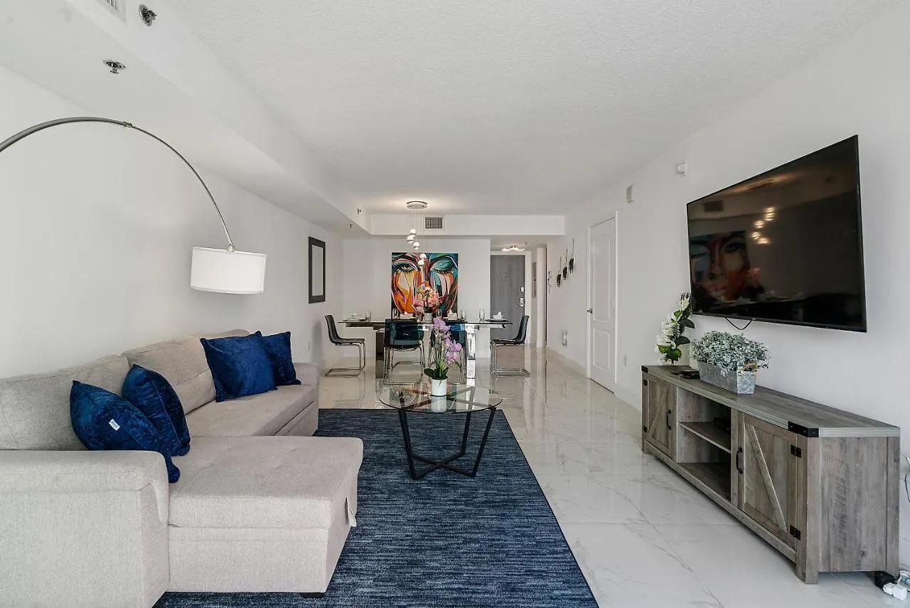 Awesome Penthouse Apt Brickell W/pool *