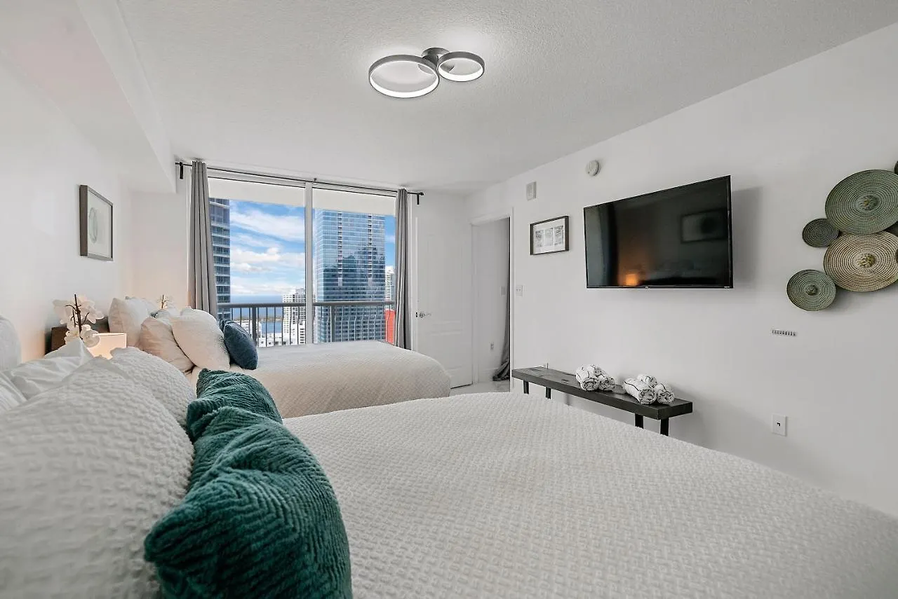 Awesome Penthouse Apt Brickell W/pool Miami