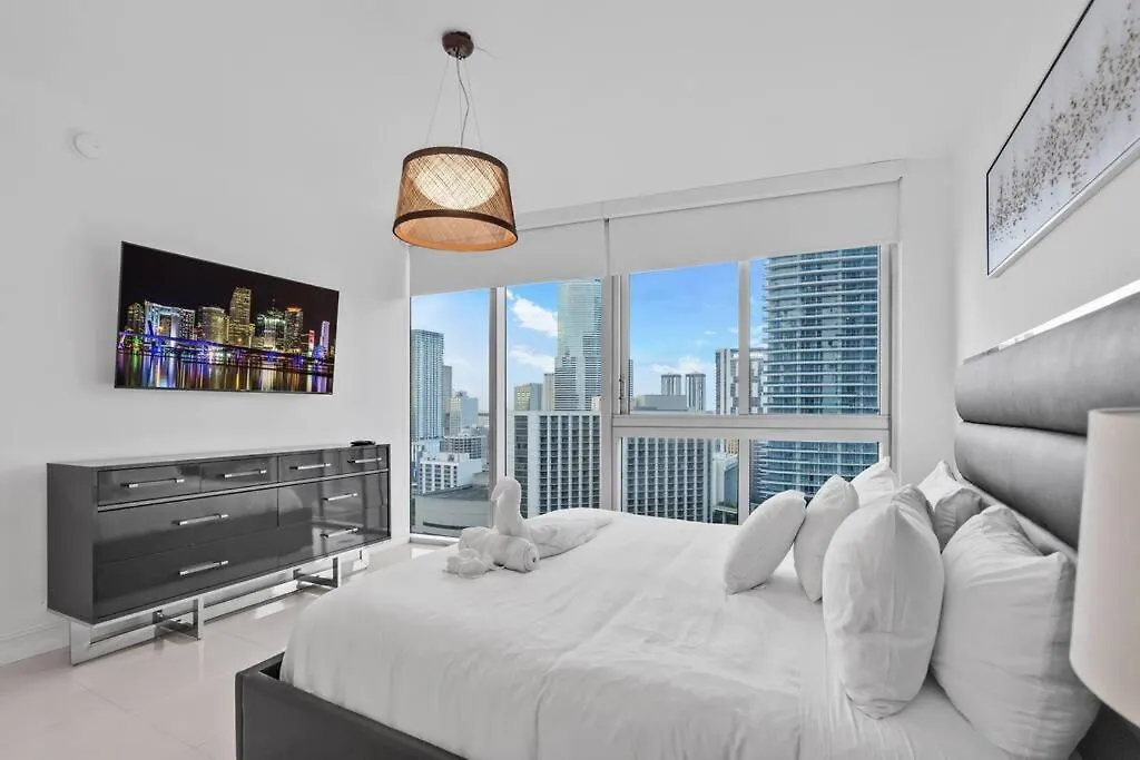 Astonishing 2 Bedroom Brickell Apartment *