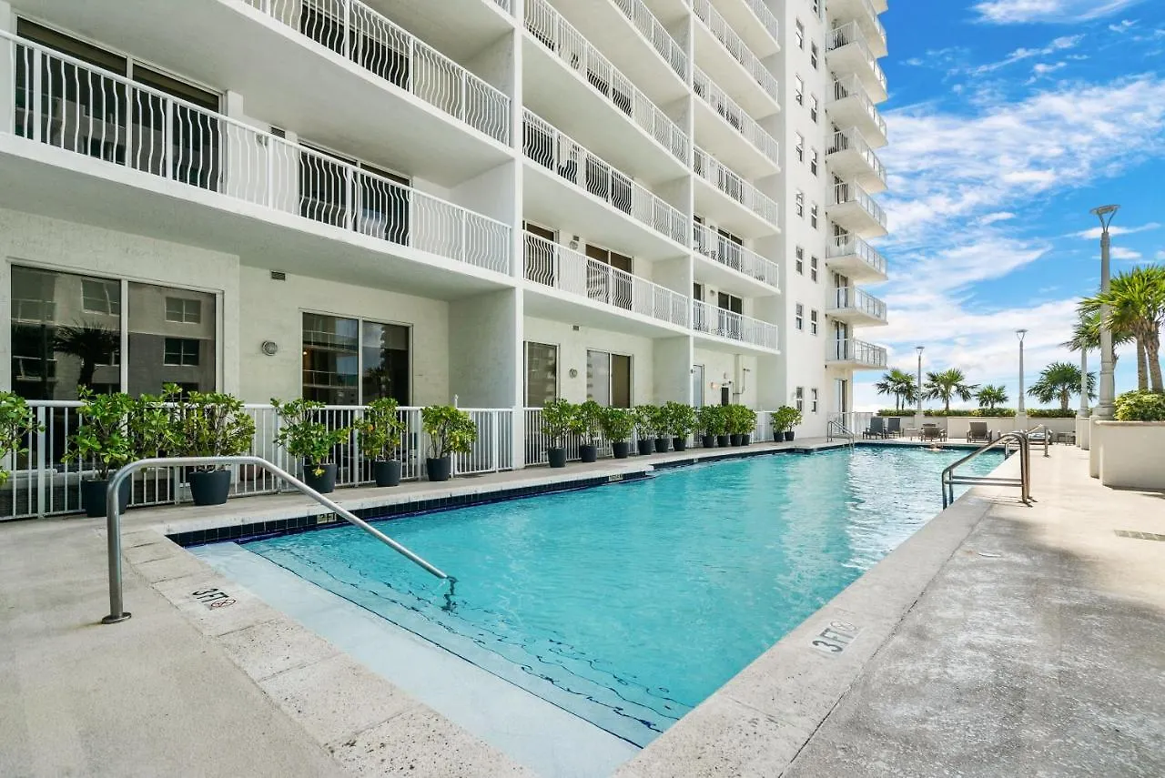 Awesome Penthouse Apt Brickell W/pool Apartment