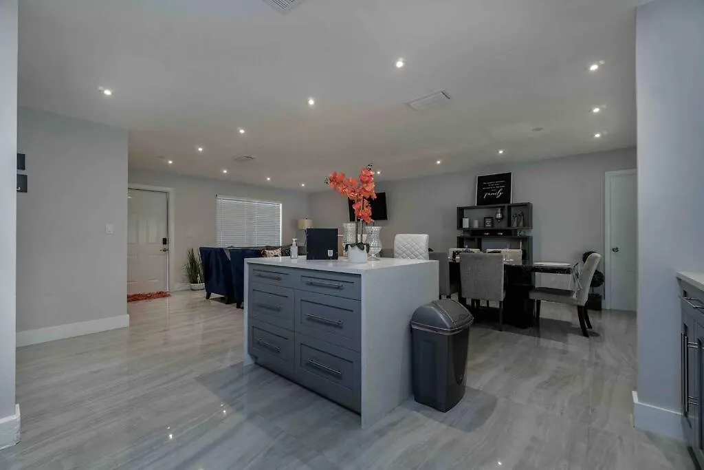 Heart Of Luxury 4br Pool 5 Min * Miami