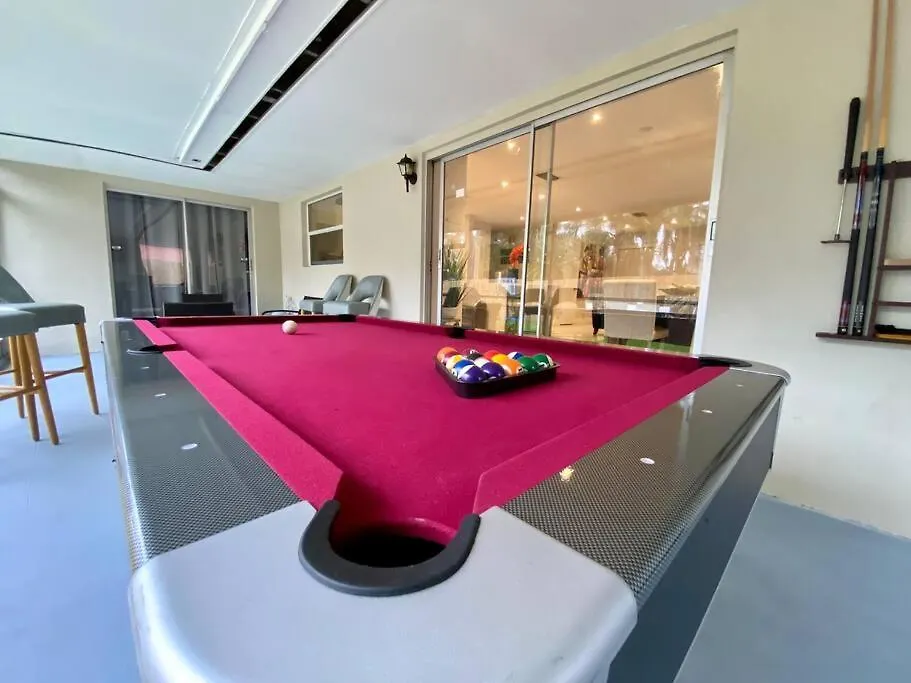 Heart Of Luxury 4br Pool 5 Min Miami