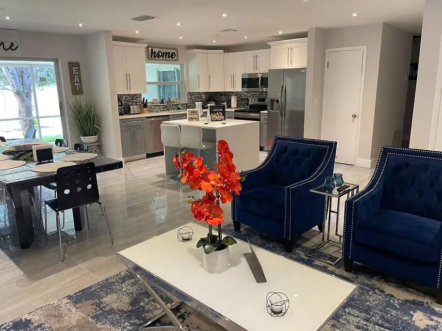 Heart Of Luxury 4br Pool 5 Min Miami
