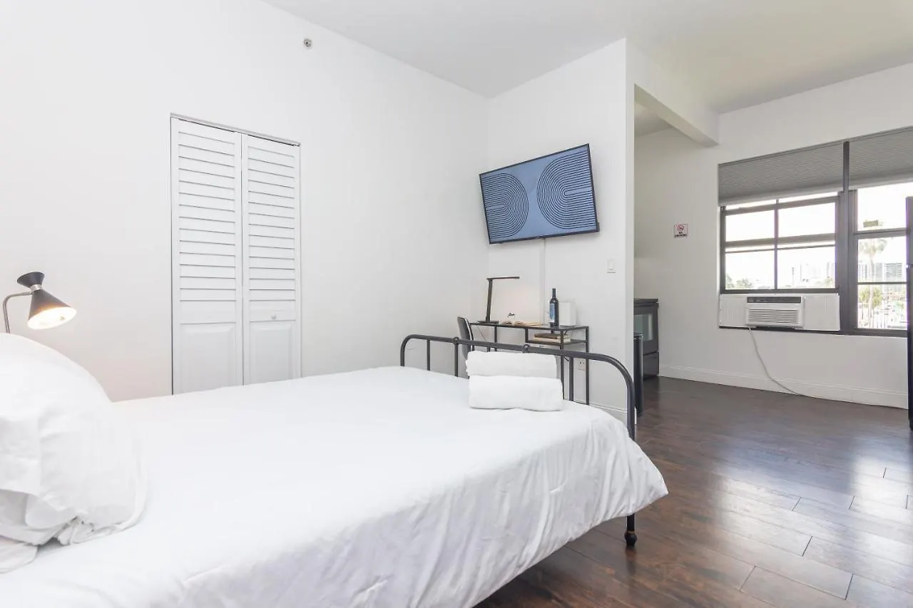 Downtown Cozy Studio Near To South Beach - 5 Minutes To Wynwood Apartment