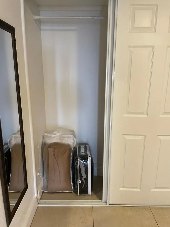Comfortable Modern Apartment- Location.