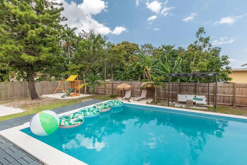 La Playita 4-br Heated Pool 16 Guests Villa Miami