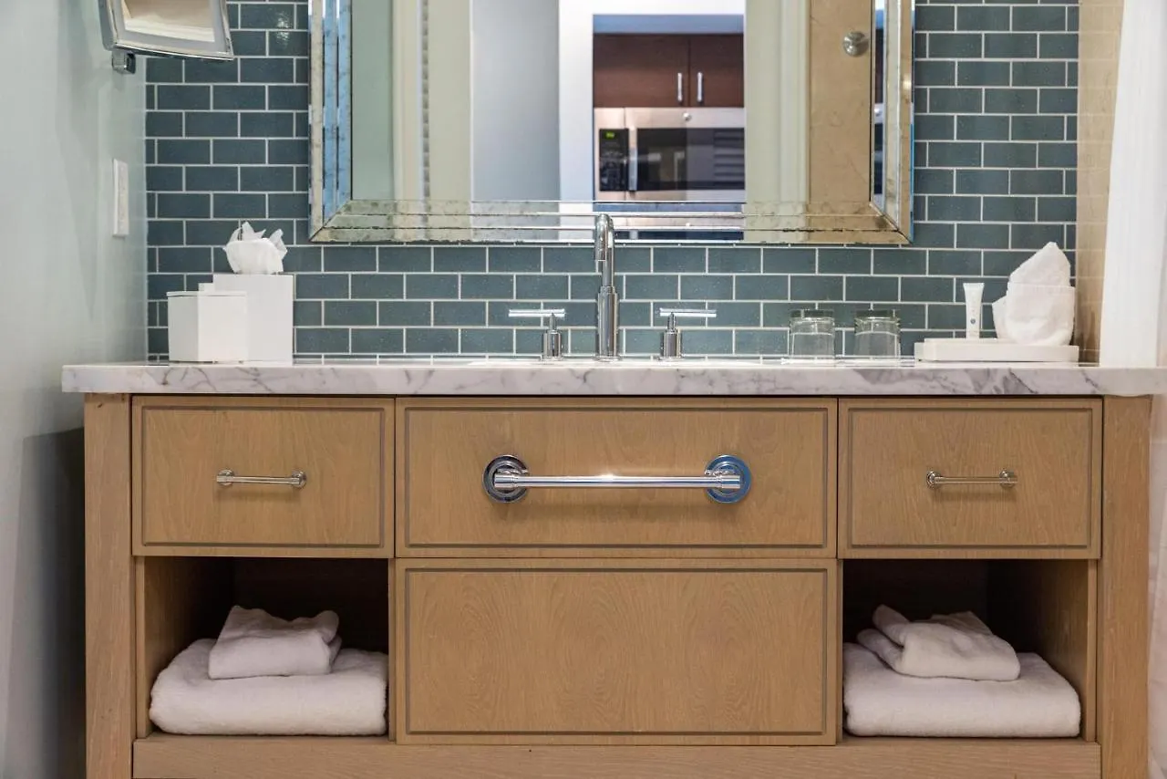 Lovely Deluxe Unit Located At Ritz Carlton - Key Biscayne! Miami