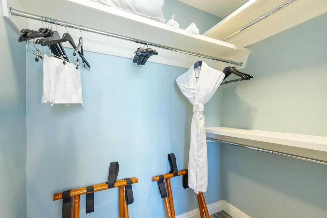 Unique 1br Located At Ritz Carlton-key Biscayne