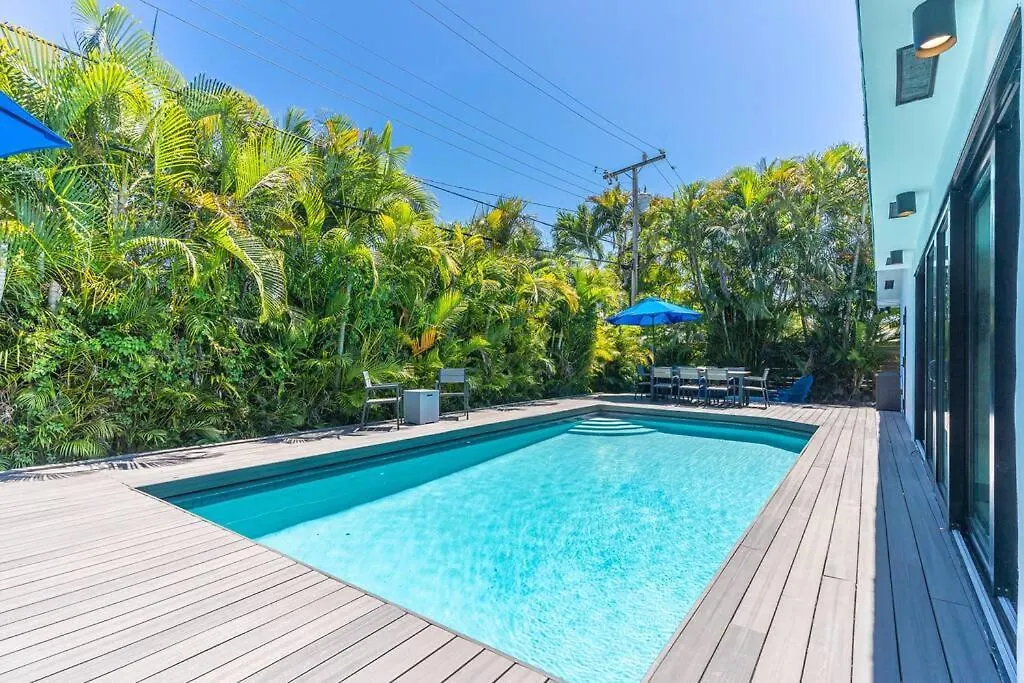 Heated Pool Modern 5 Bedrooms House 10 Minutes To The Ocean