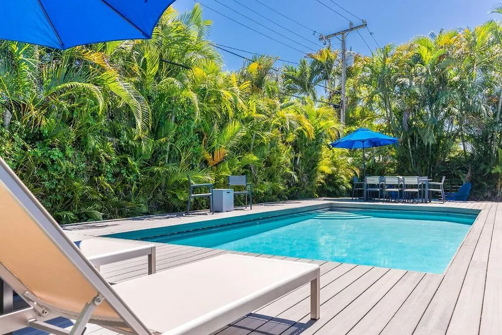 Heated Pool Modern 5 Bedrooms House 10 Minutes To The Ocean Holiday home *