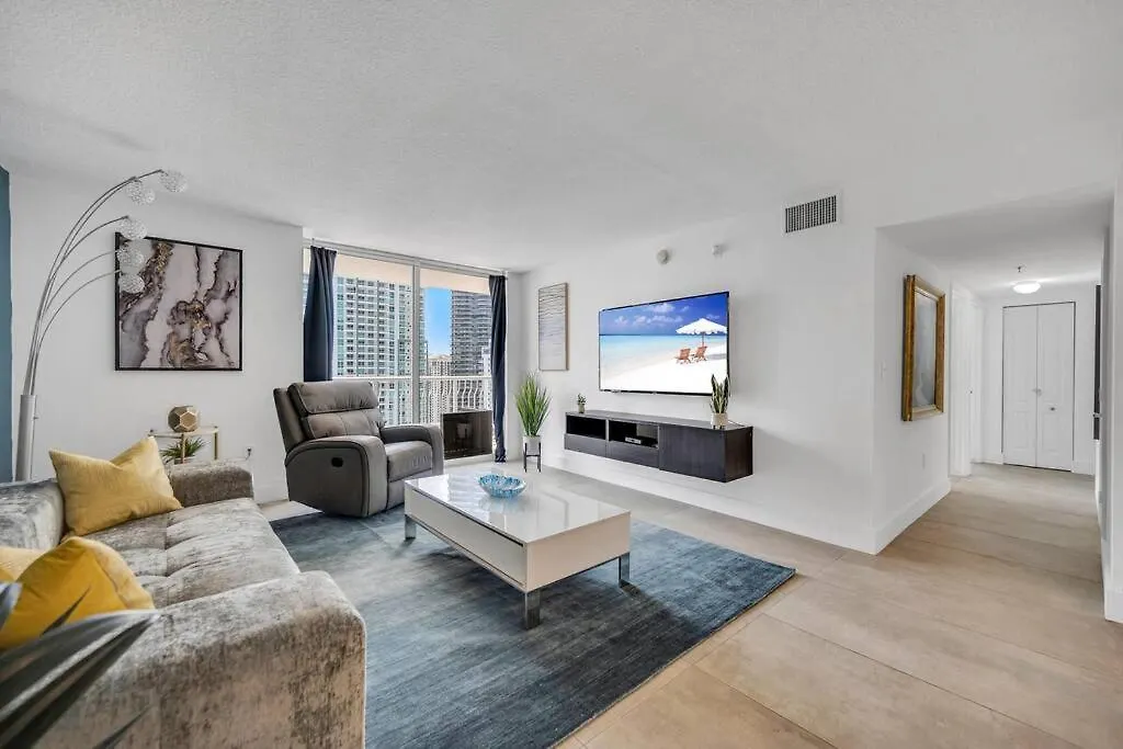 37th Floor Amazing Spacious Unit With Parking *
