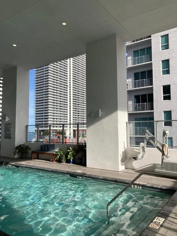 Brand New Modern 1 Bedroom Unit Downtown Appartamento