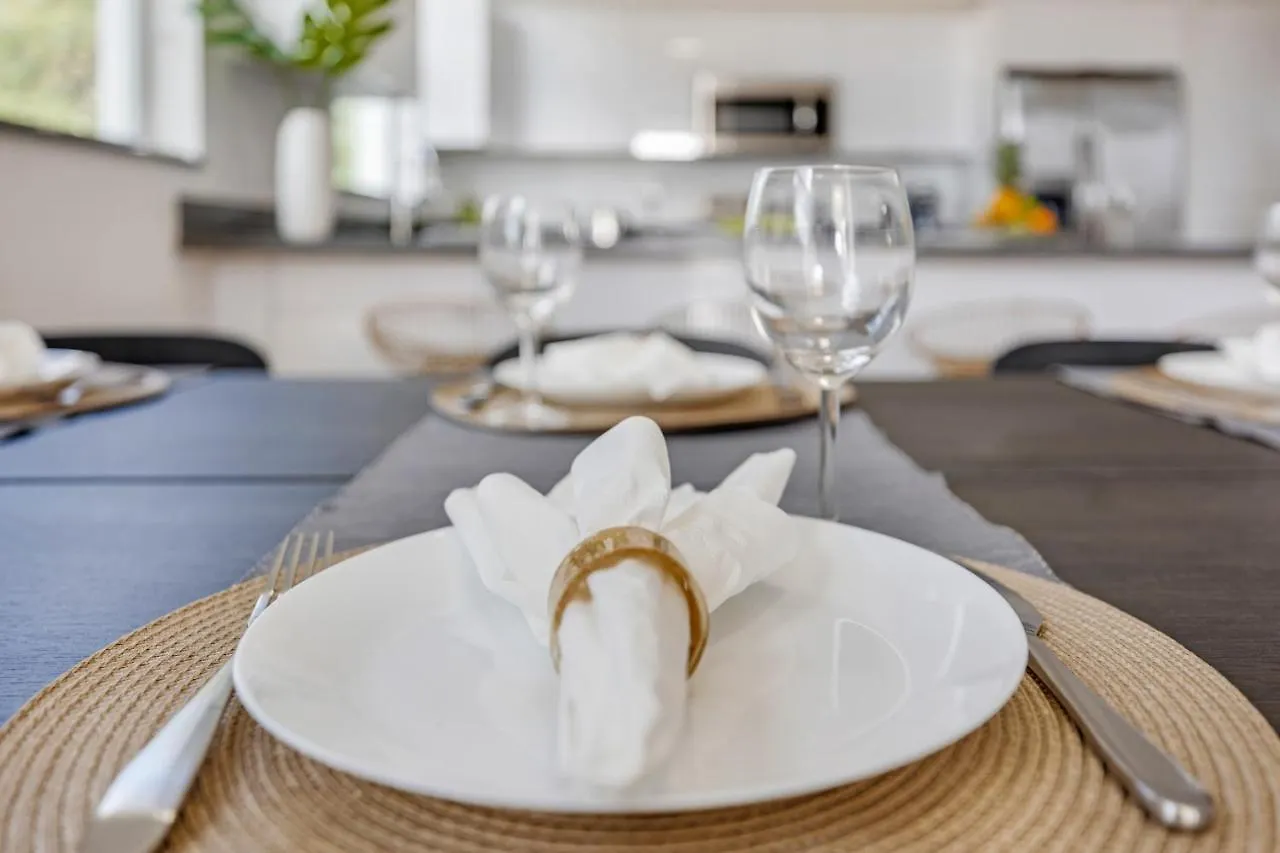 Up To 12 Guests! Modern Near Wynwood בית נופש *