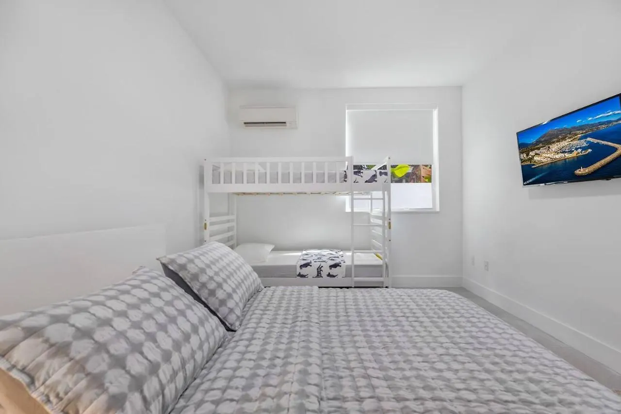 Villa Up To 16 Guests! Modern House Near Wynwood Miami
