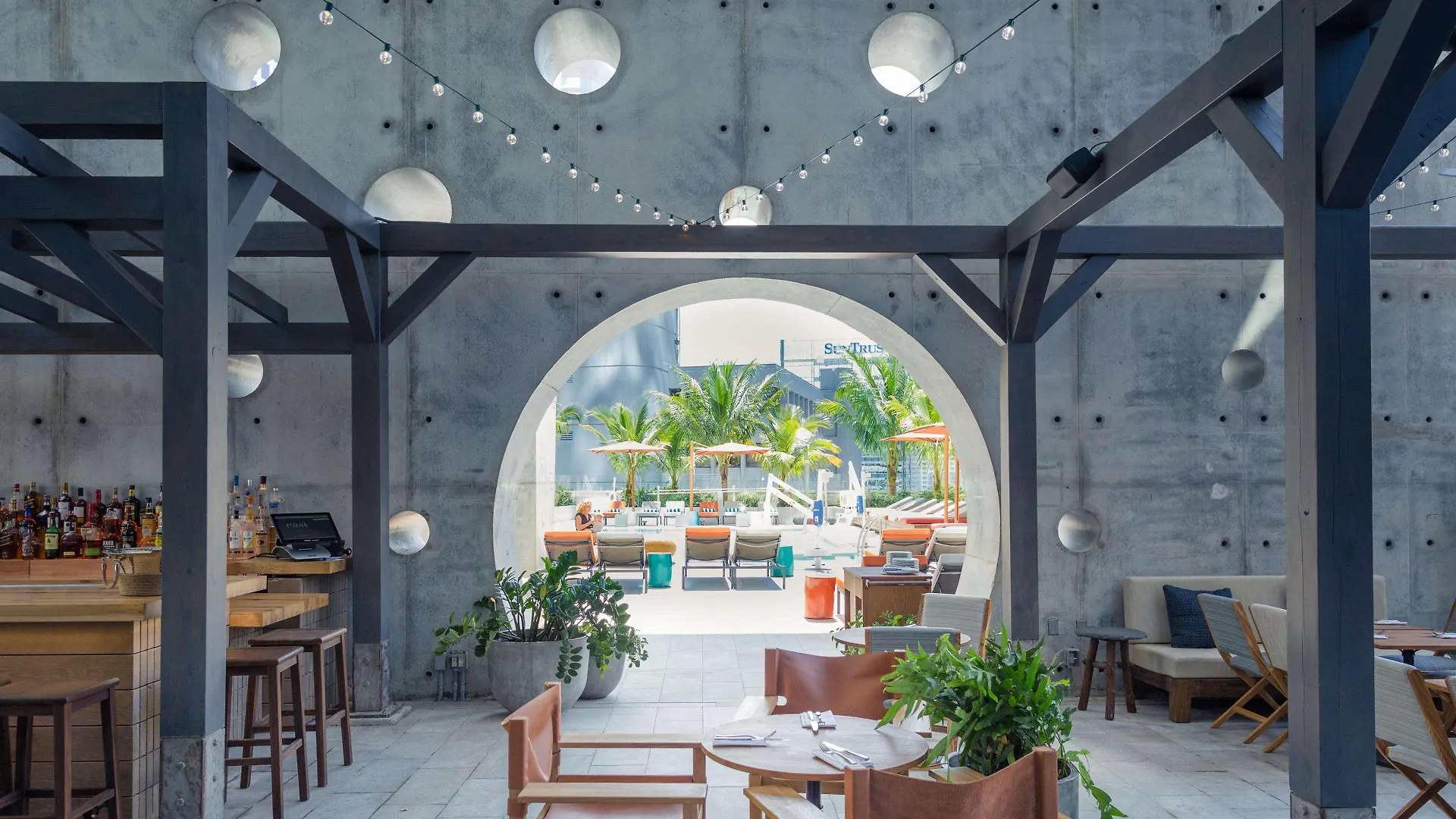 Hotel East