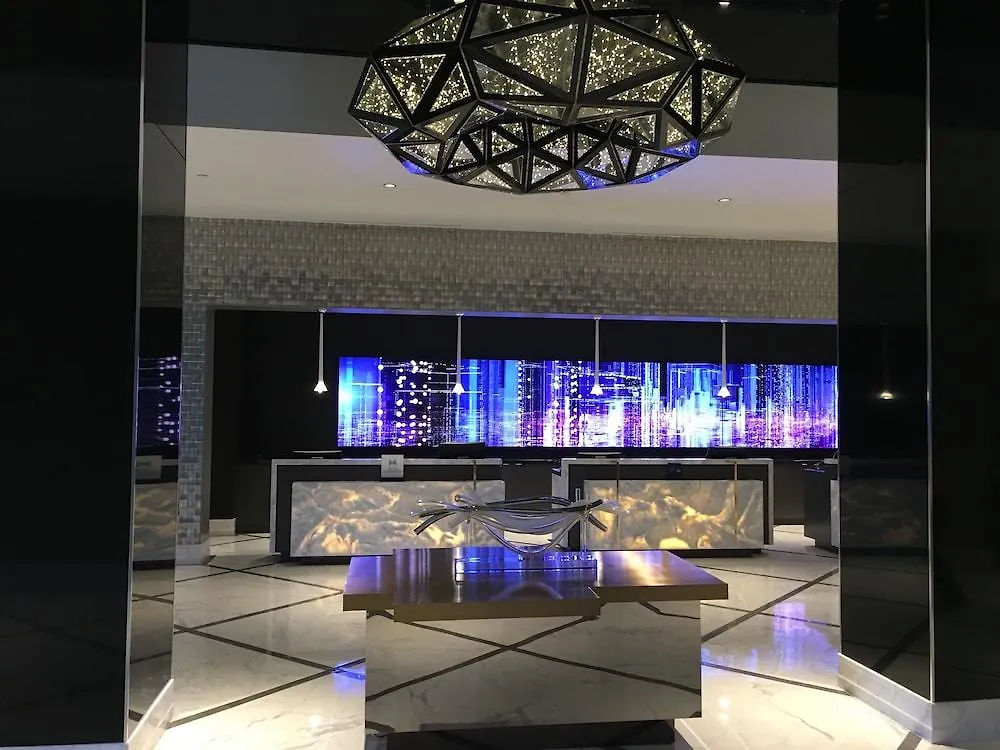 Hilton Downtown Hotel 4*