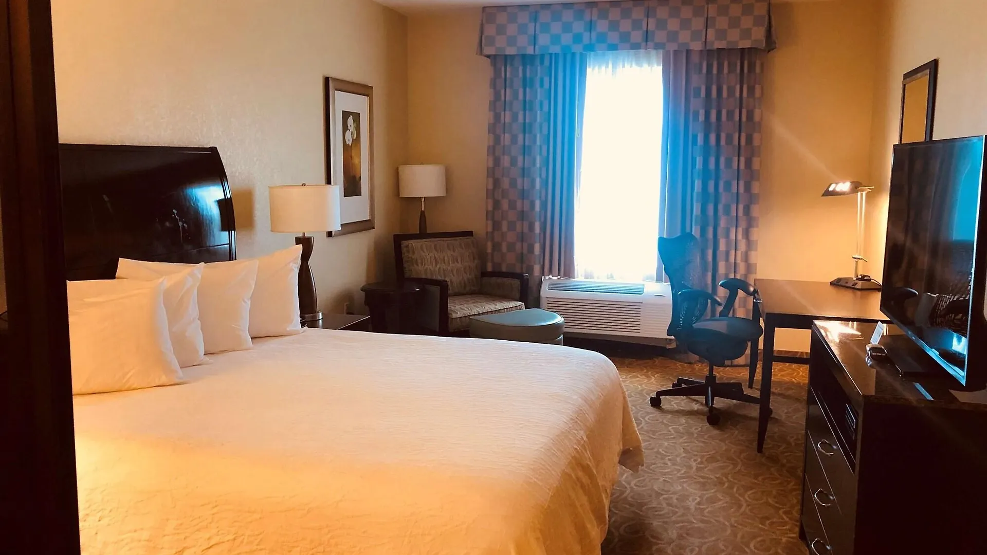Hotel Hilton Garden Airport West