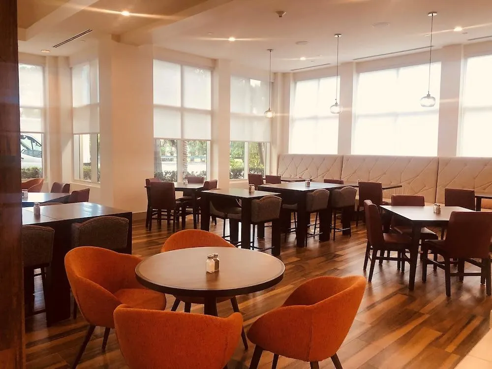Hilton Garden Airport West Hotel