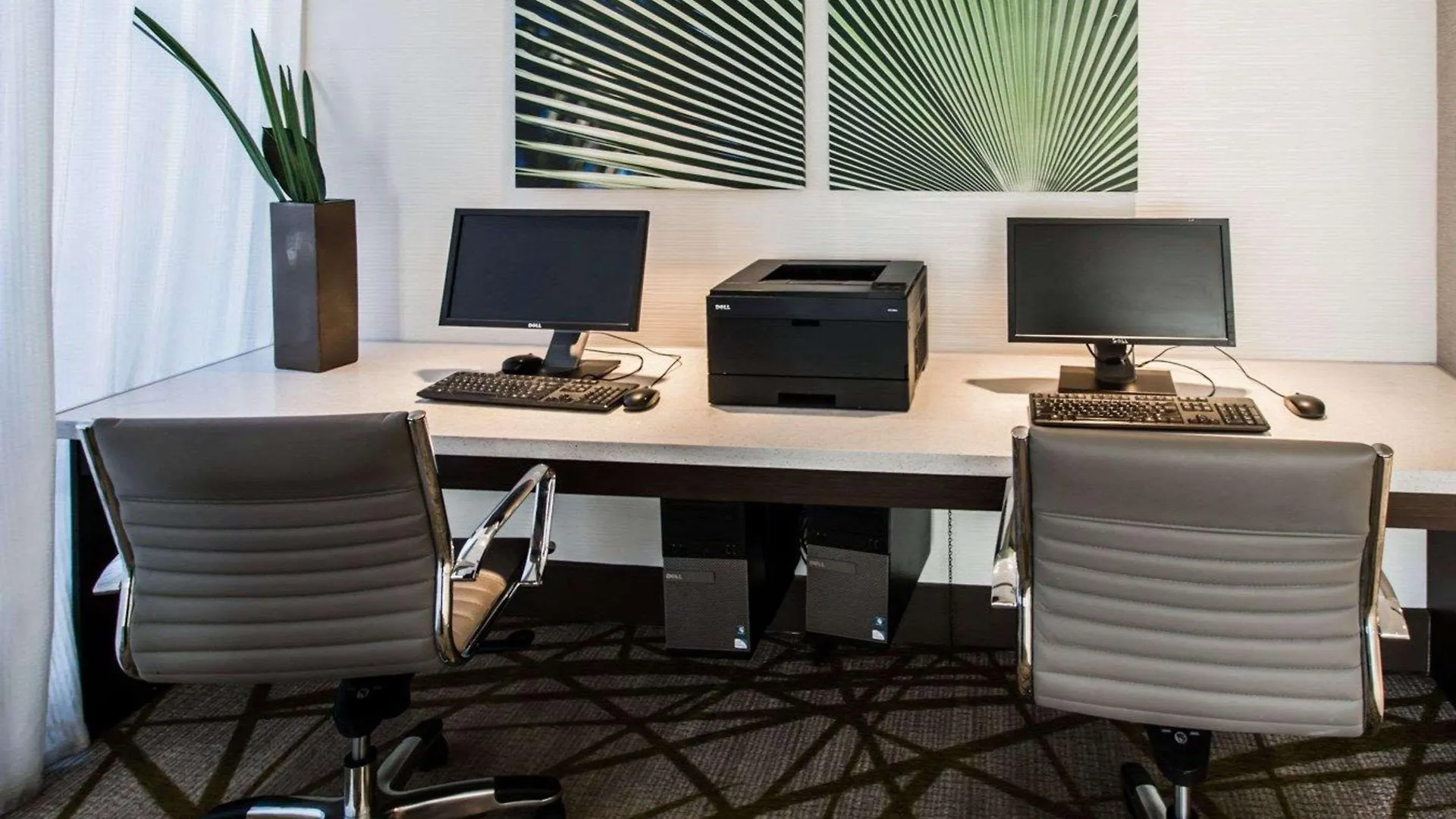 Comfort Miami Airport North Hotel 3*