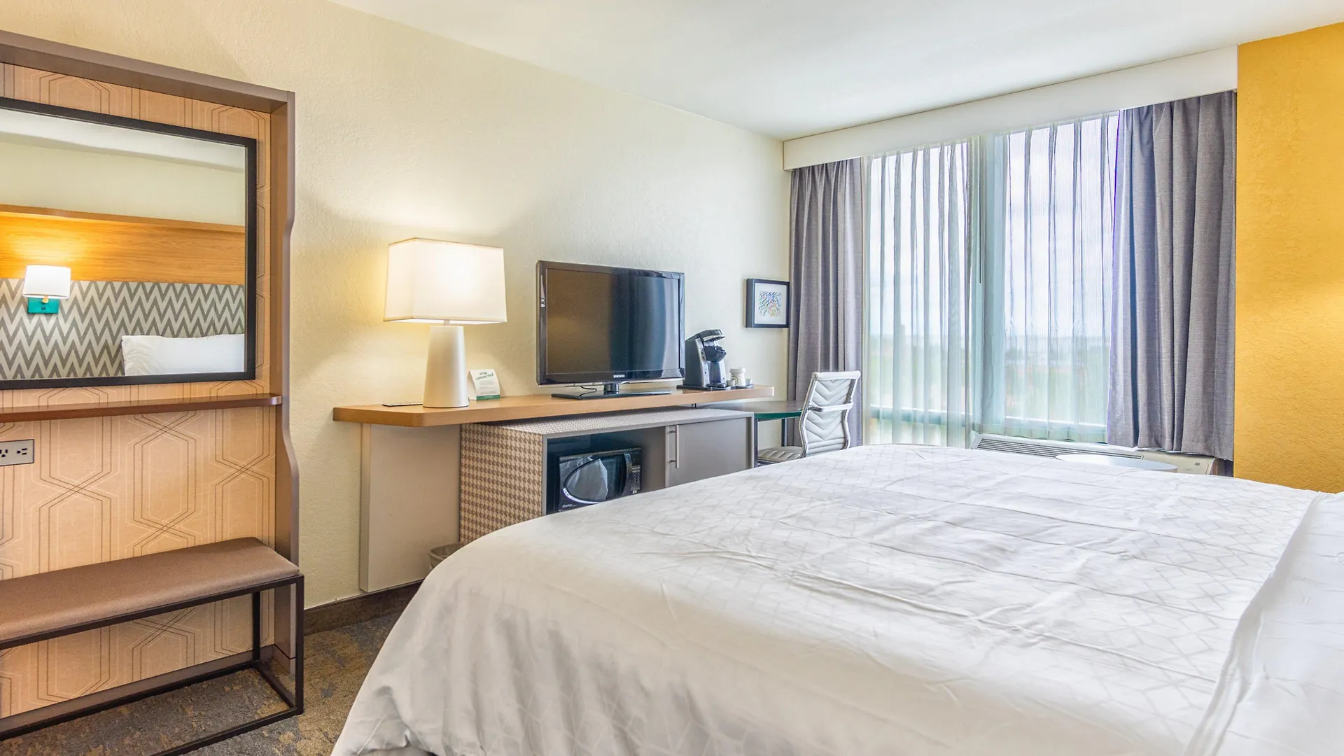 Hotel Miami International Airport By Ihg 3*