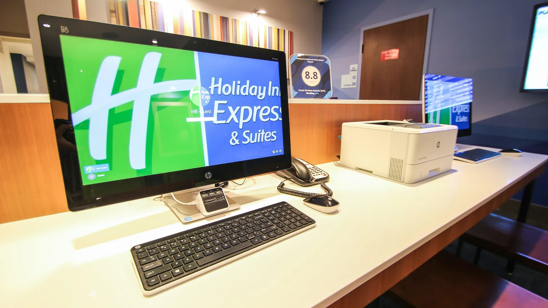 Express & Airport East By Ihg Hotel 3*