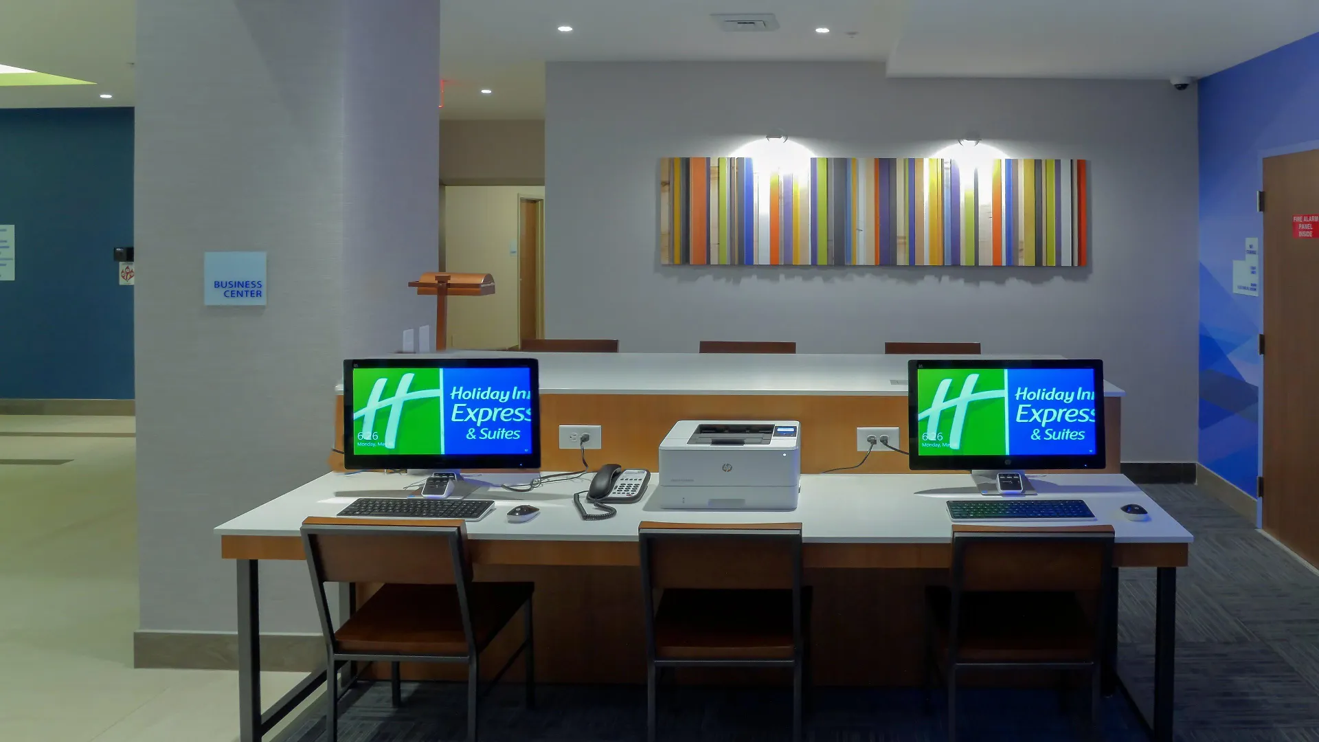 Express & Airport East By Ihg Hotel Miami