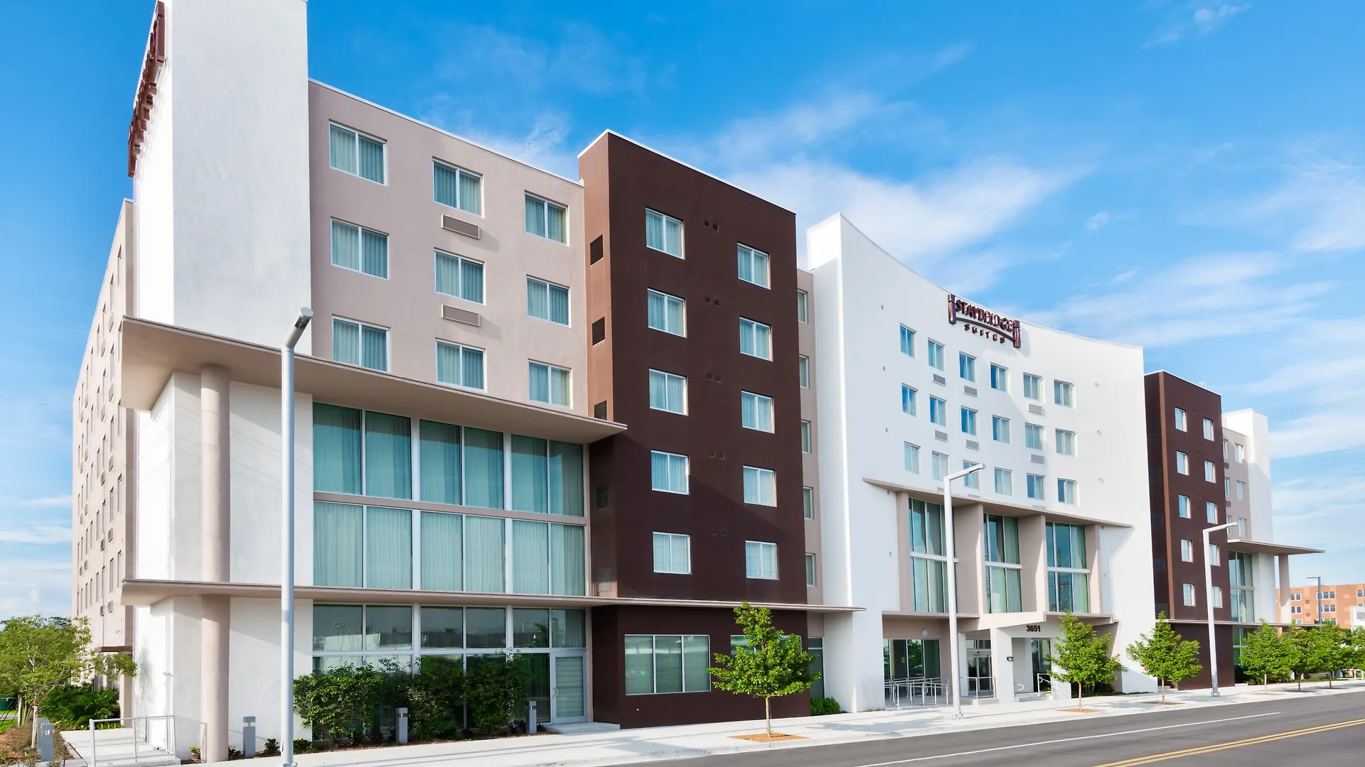 Hotel Staybridge - International Airport By Ihg