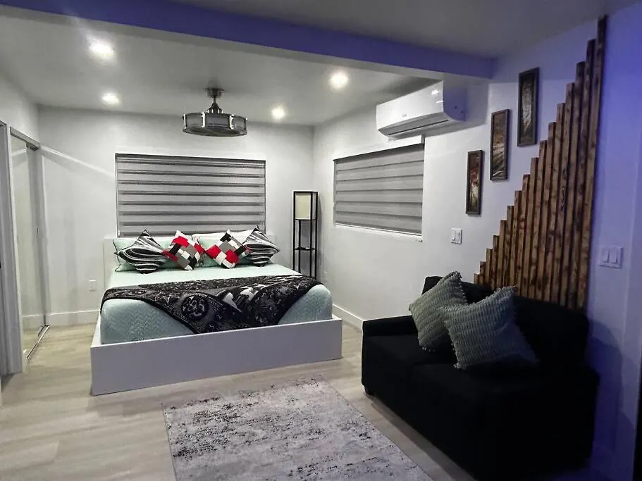 Cozy Apartment, With Separate Entrance Майами