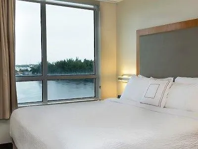 호텔 스프링힐 스위트 에어포트 사우스 3*