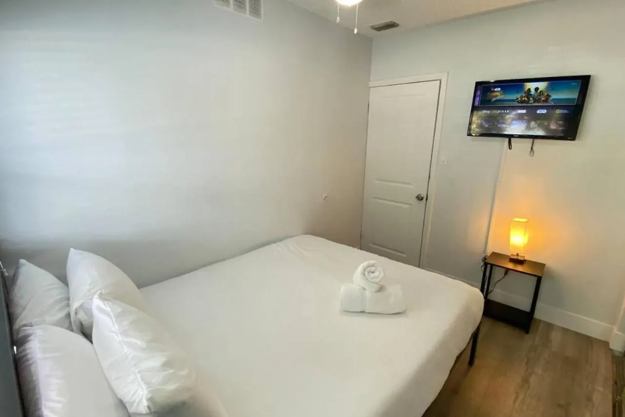 Holiday home Comfy Stylish Near Airport Highway