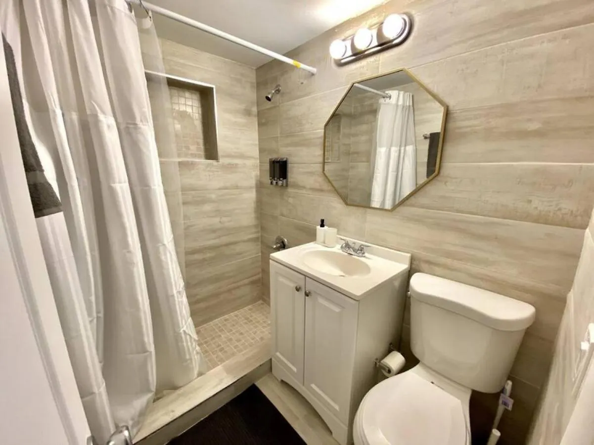 Comfy Stylish Near Airport Highway Miami