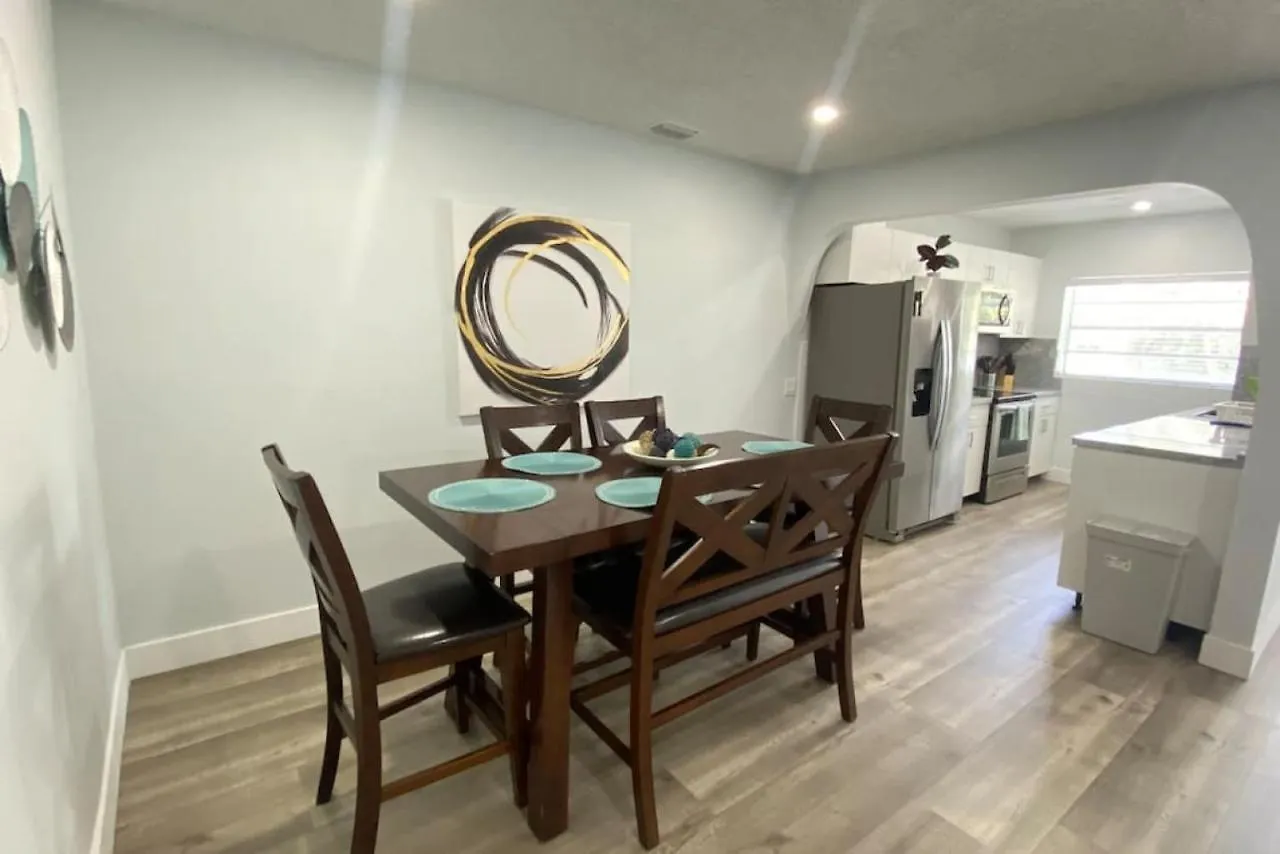 Comfy Stylish Near Airport Highway Holiday home Miami