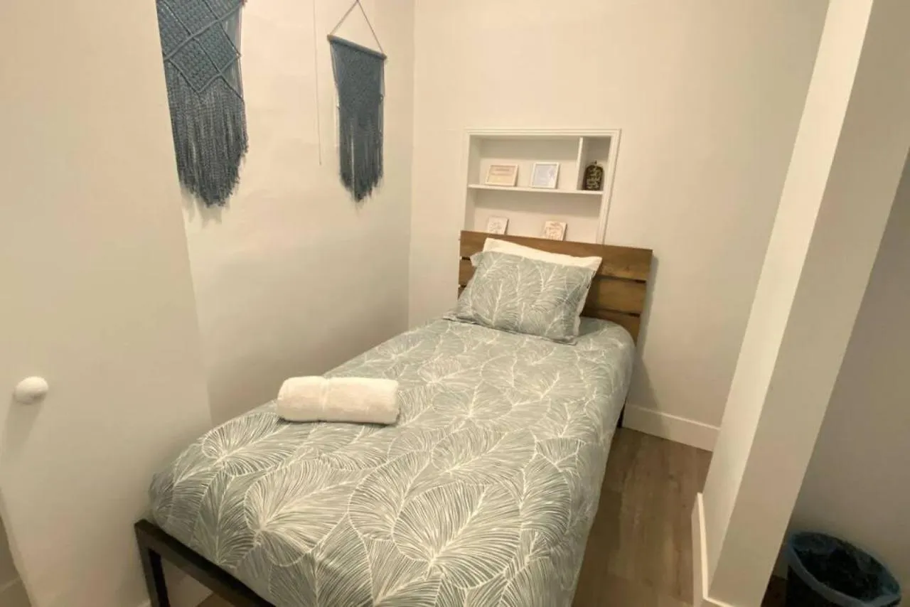 Holiday home Comfy Stylish Near Airport Highway