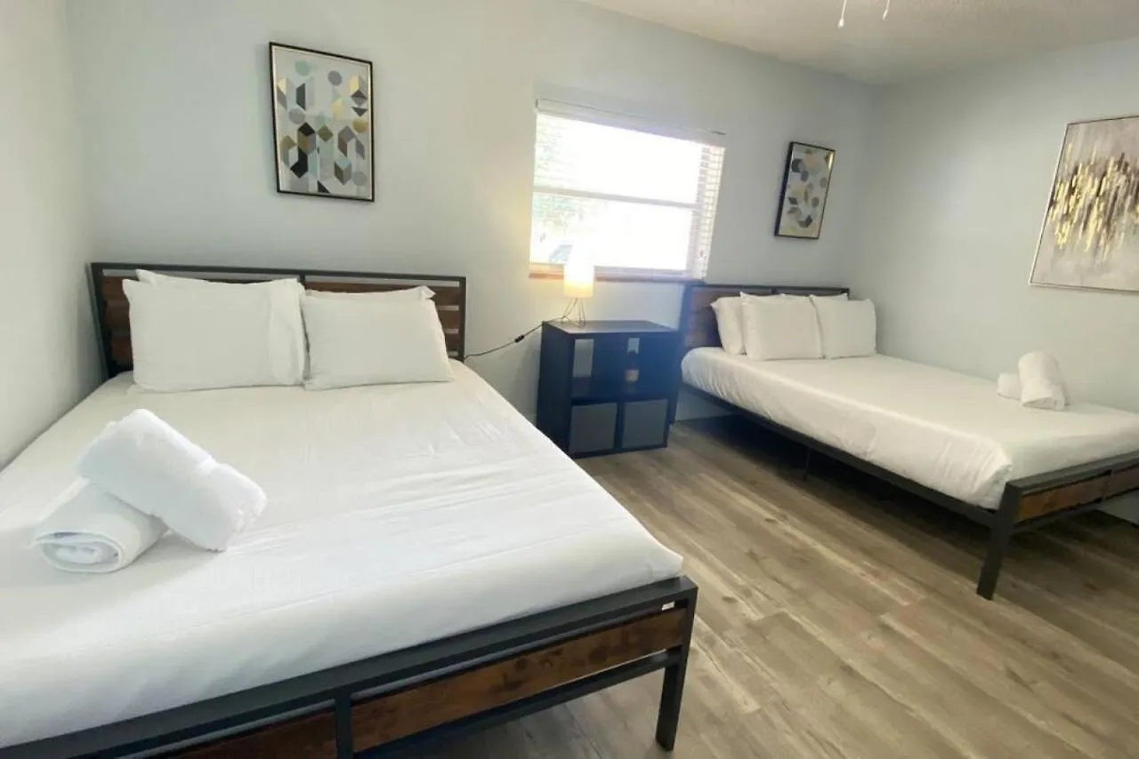 Comfy Stylish Near Airport Highway Miami