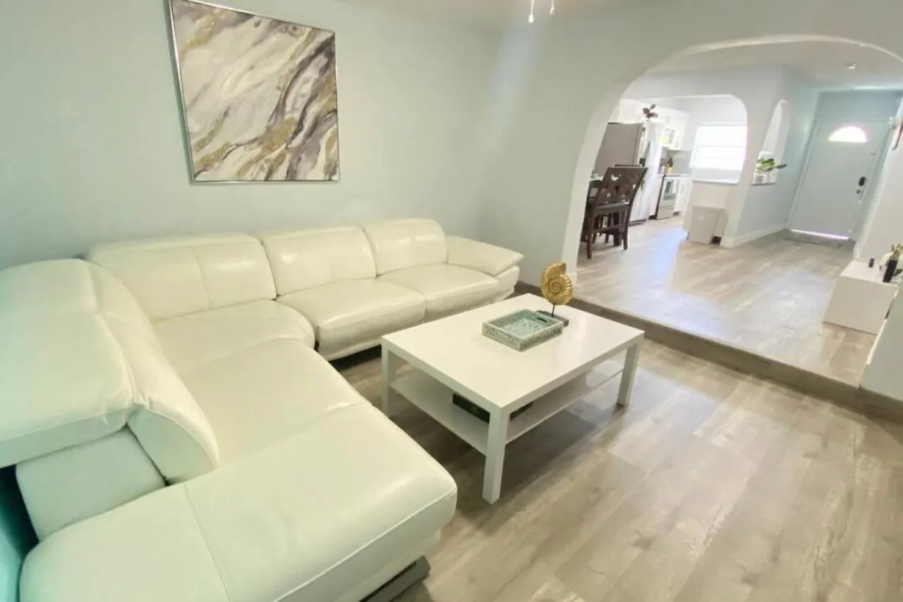 Comfy Stylish Near Airport Highway * Miami