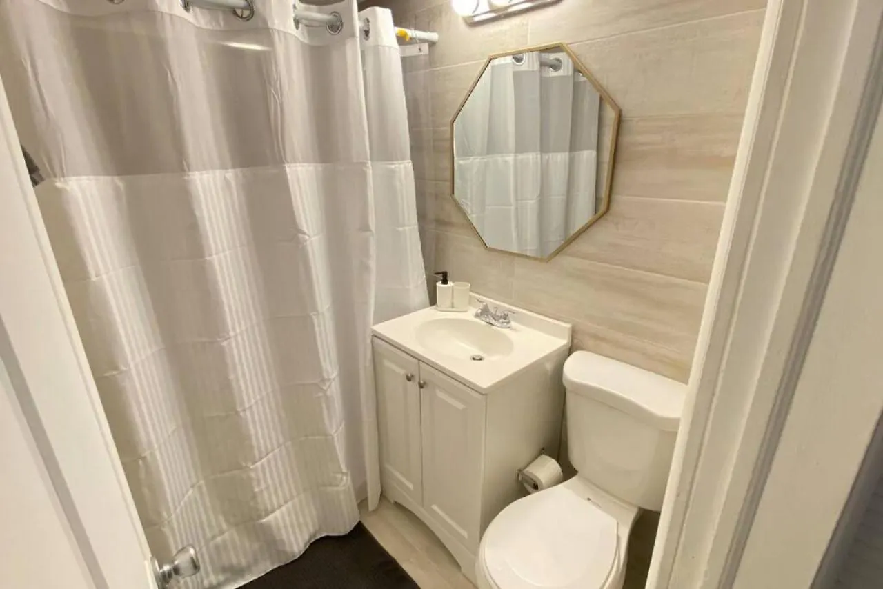 Comfy Stylish Near Airport Highway Miami