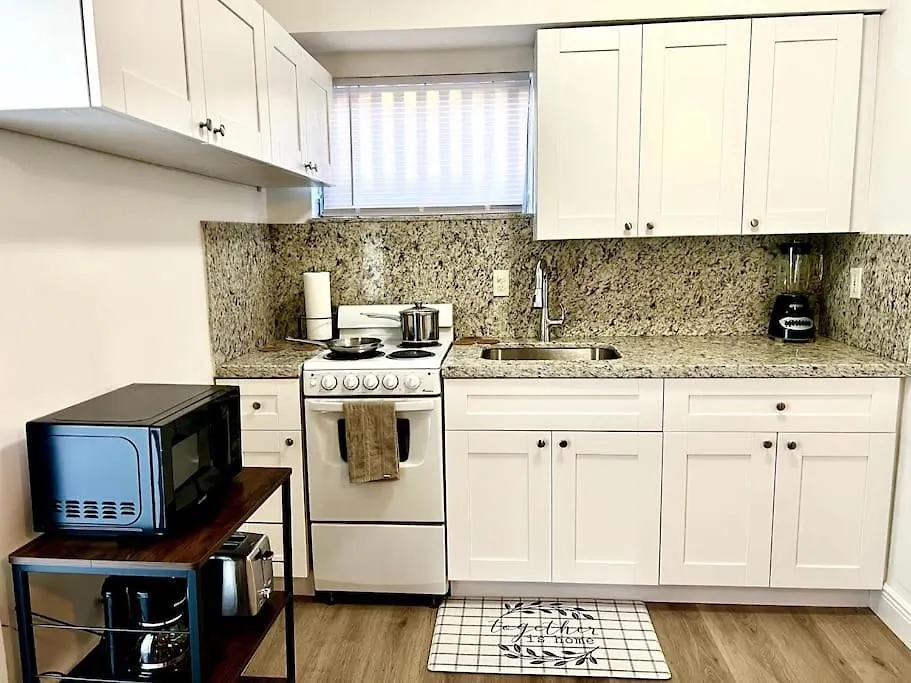 Intimate Casita Mia Minutes Away From Airport, Calle 8, Brickell, Coral Gables, The And More! Miami