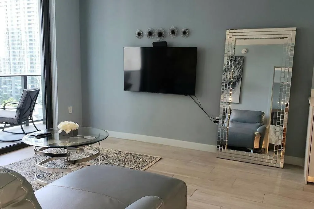 Apartment Gorgeous Upscale In The Middle Of Brickell