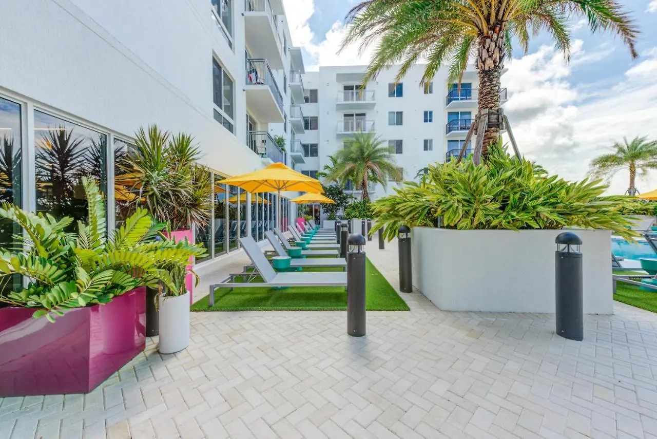 Little Havana 2br W Gym Pool Wd Nr Nightlife Mia-61 *