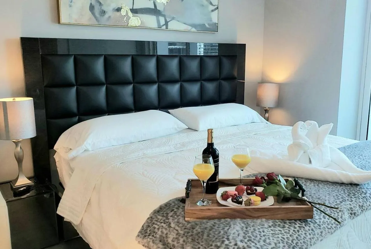 Amazing Located In Upscale-prime Location. Walking Distance To Restaurant Apartment *