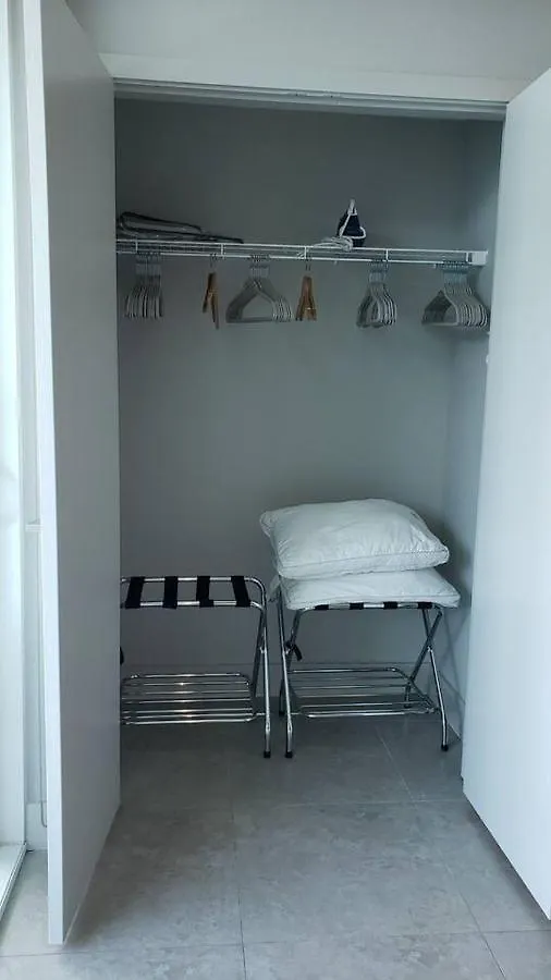 Apartment Amazing Located In Upscale-prime Location. Walking Distance To Restaurant