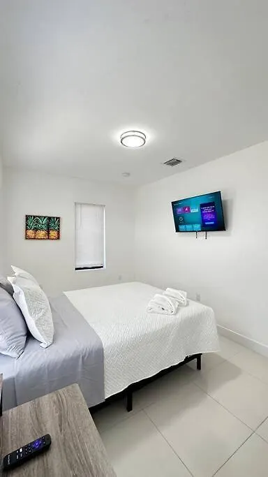 Stanza Hearth: Design District With Workstation *