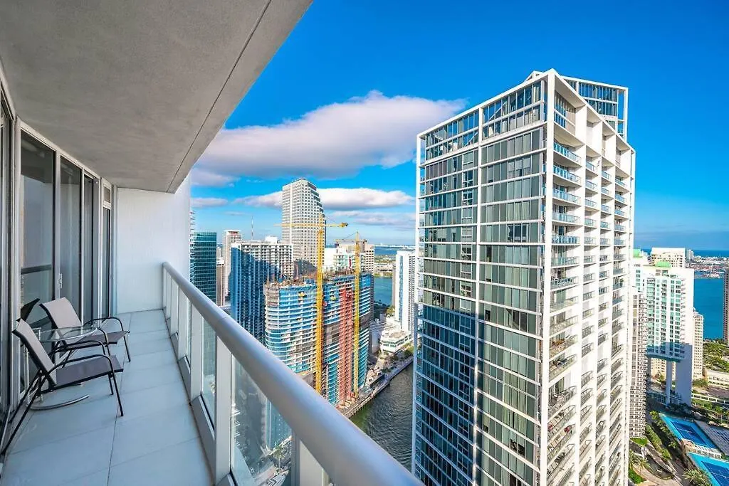 High Floor Icon Brickell Bay & Pool View 5 Star Apartment *