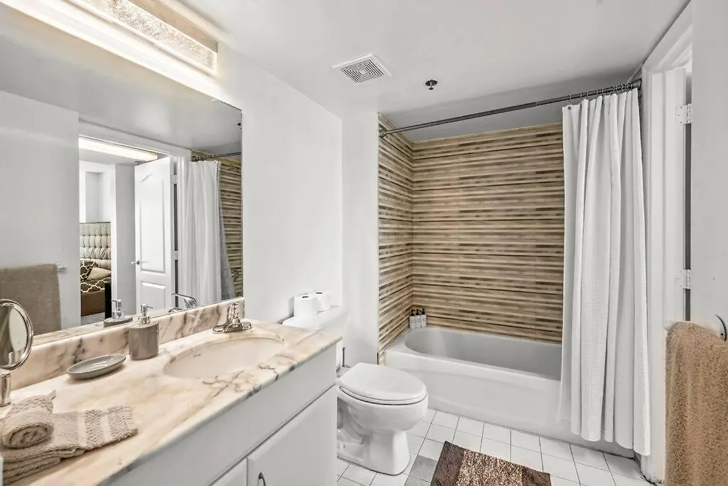 Unit With Ocean & View Club At Brickell Bay