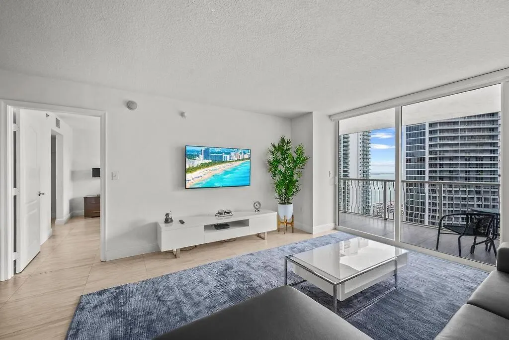 Unit With Ocean & View Club At Brickell Bay