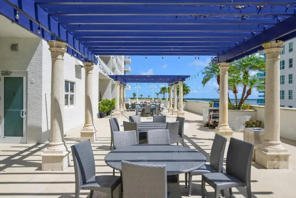 Apartment Brickell Center W/city & Bay View + Free Parking! *