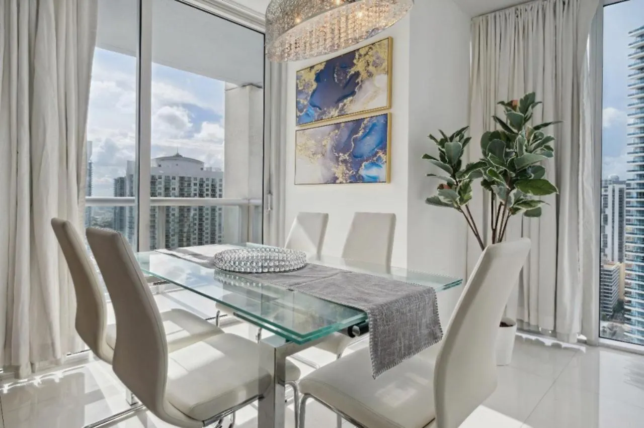 Apartment Lux 2b-2b At Icon - Water View & 5-star Amenities
