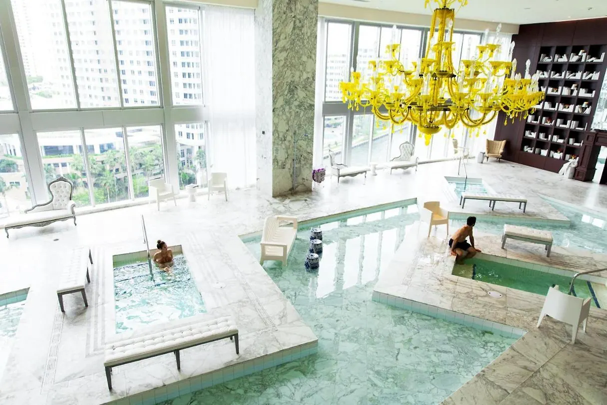 Lux 2b-2b At Icon - Water View & 5-star Amenities Apartment