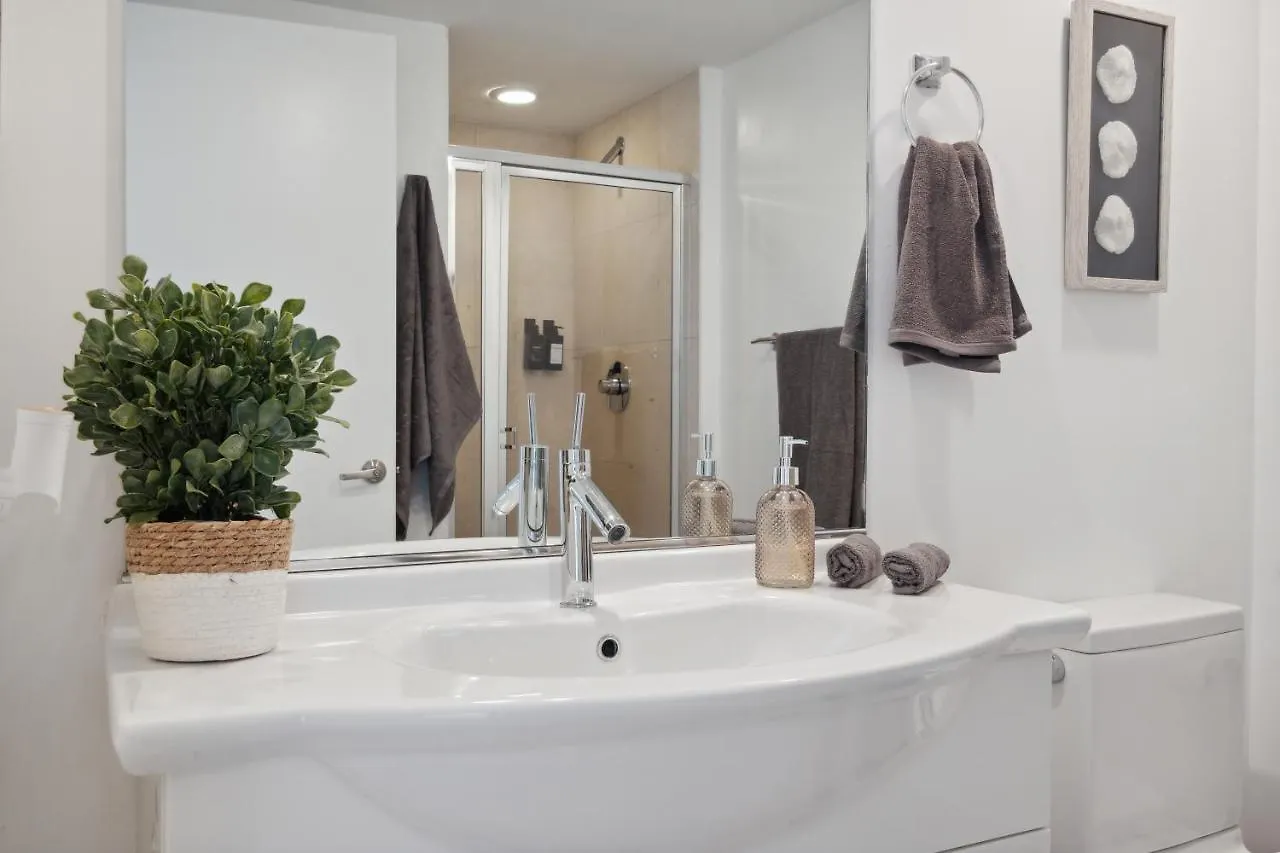 아파트 Lux 2b-2b At Icon - Water View & 5-star Amenities