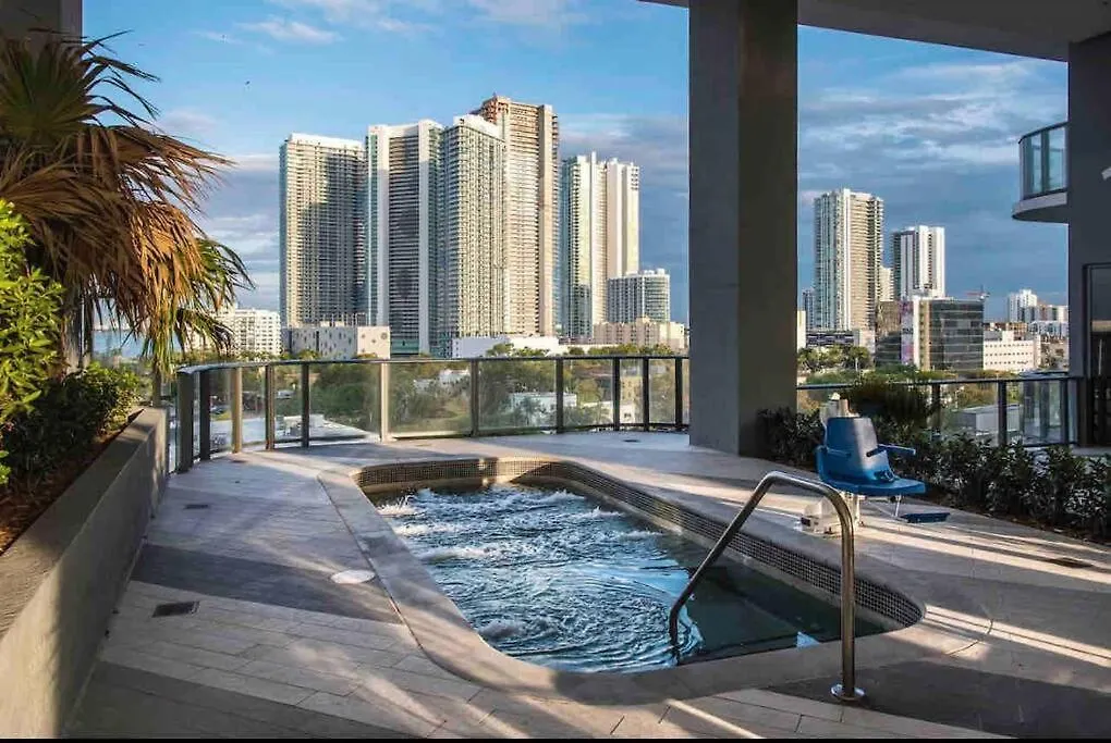 Apartment Modern & Beautifully Furnished Apt Midtown